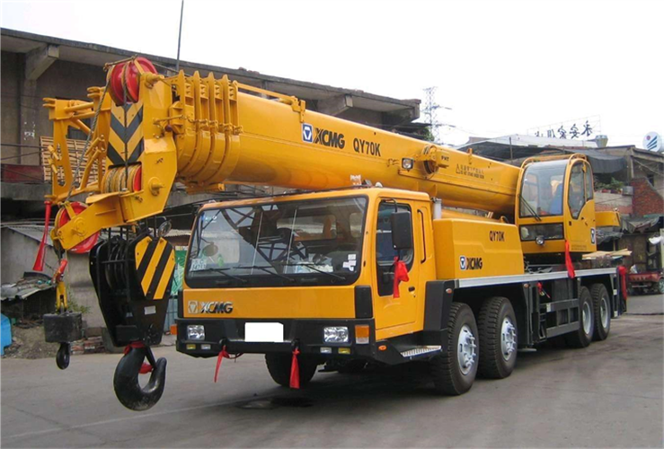 革吉县吊车出租选择重点